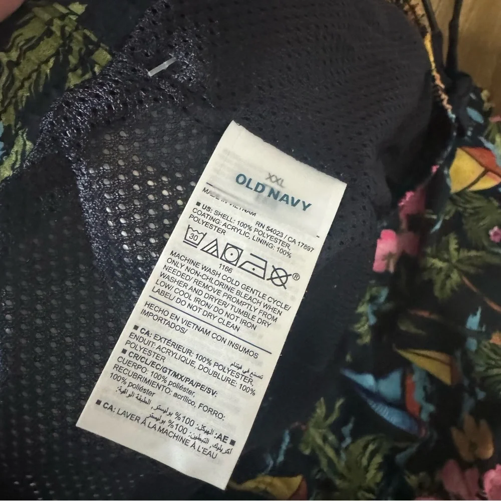 Old Navy printed men’s swim trunks